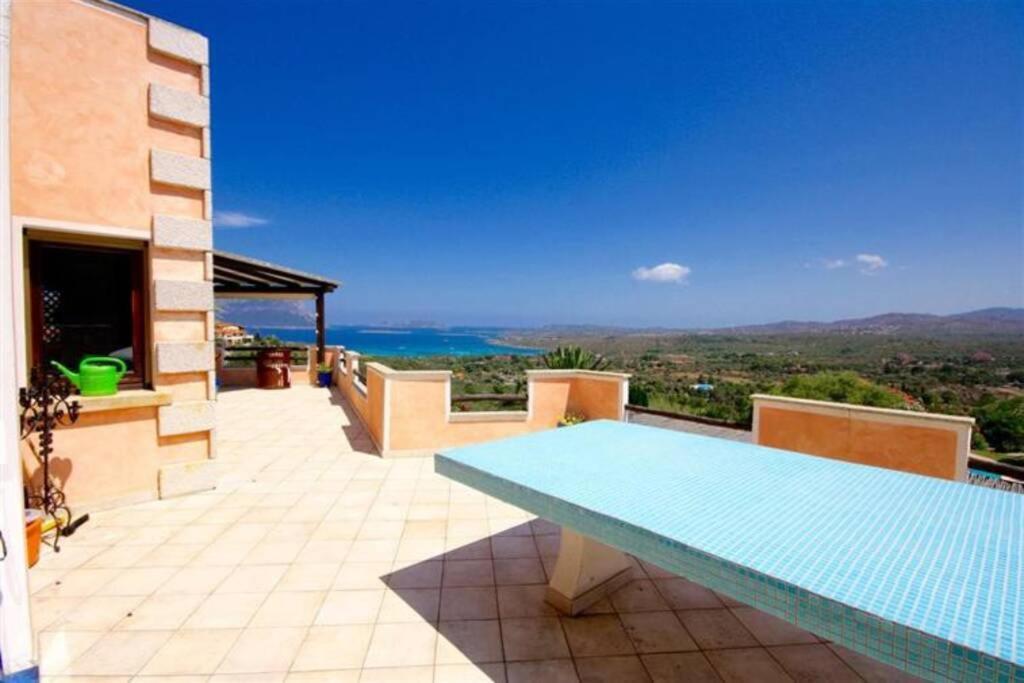 Villa And Pool Tavolara View Porto Istana Екстериор снимка